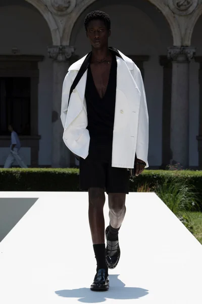 Look 5